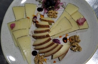 Tabla de quesos variados