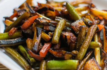 Salteado de verduras y soja