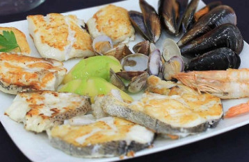 Parrillada de pescado y marisco